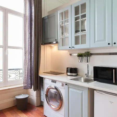 Apartman 1 Bedroom Located Heart Of