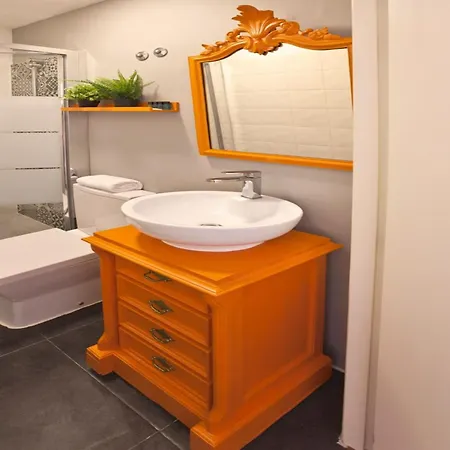 1 Bedroom Located In The Heart Of * Lisboa