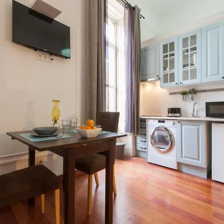 1 Bedroom Located In The Heart Of Appartement Lissabon