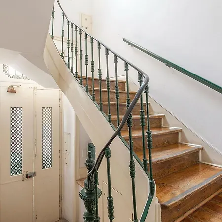 Apartment 1 Bedroom Located In The Heart Of Lisbon