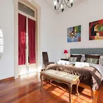 1 Bedroom Located In The Heart Of Лиссабон